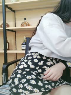 裙子里面已经湿透了